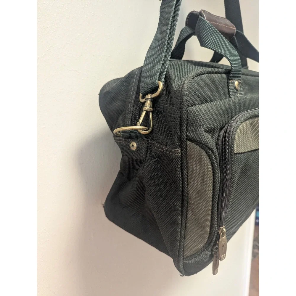 Vintage Ricardo Beverly Hills Green Travel Bag Carry On Shoulder Bag 76552